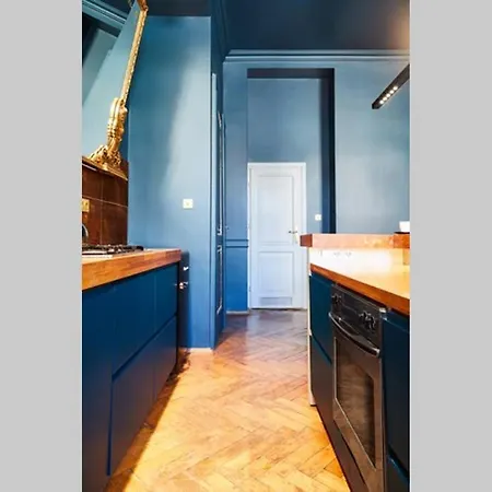 Househost Iii: Podbrzezie Street Apartment *