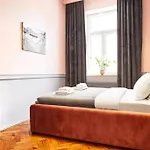 Househost Iii: Podbrzezie Street